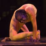 Meester contortionist Nokulunga Buthelezi in Afrika! Afrika!